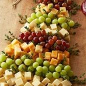 Grape and Cheese Christmas Tree